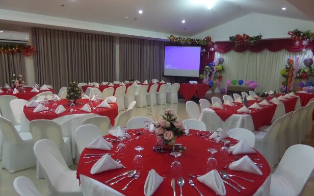 Royal Suites Condotel