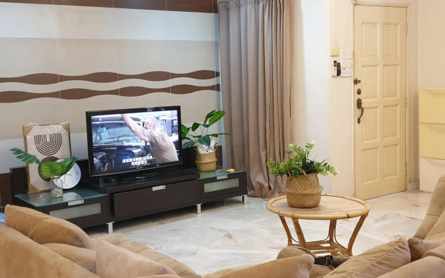 Airport Garden Stay #corner hoise 5 rooms #free wifi #parking #tv chanel – Guest Rooms – Shah Alam