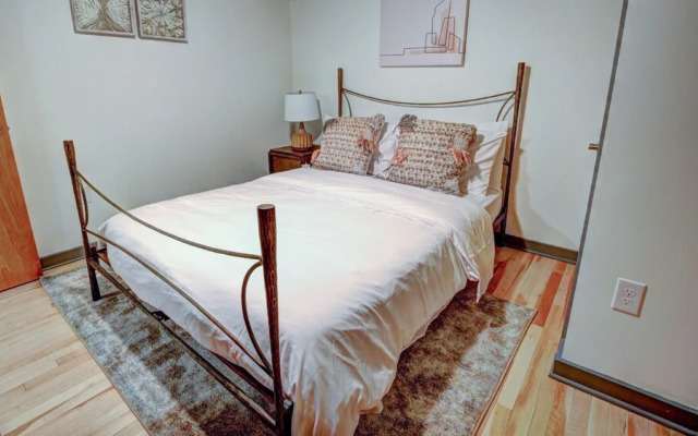 2 Bedroom, Hawthorne Lane