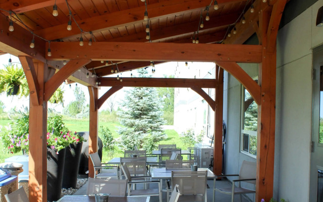 Super 8 by Wyndham Winnipeg East MB