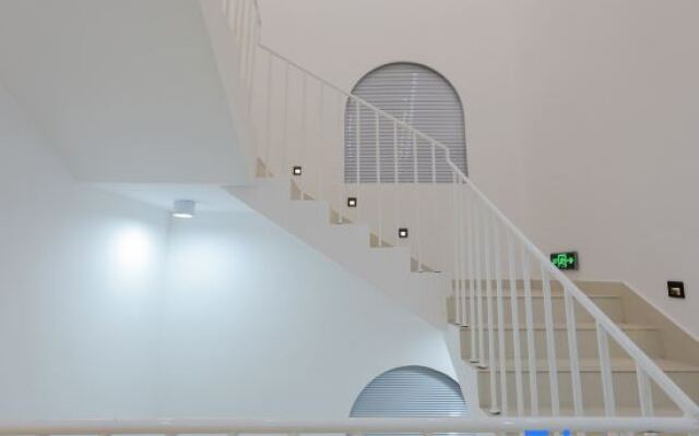 Huyu Yijing Homestay (Hengshan Island Shop)