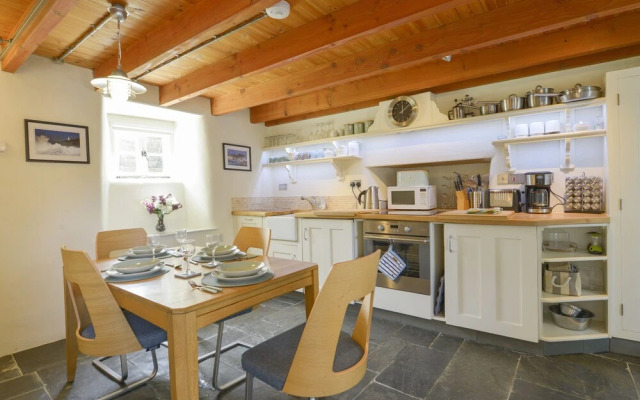 3 Newhall Green