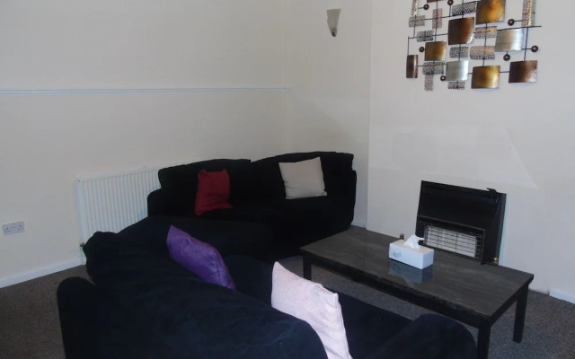 Lovely 2-bed House in Bolton Greater Manchester