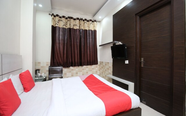 OYO 18599 Hotel Rc Residency