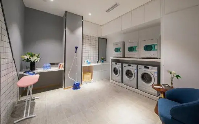 Atour Hotel (Sichuan Taikoo Li, Tianfu Square Metro Station)