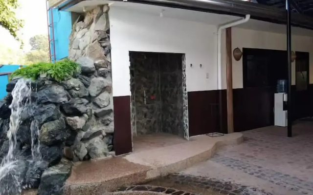 Ross Rose Budget Hotel