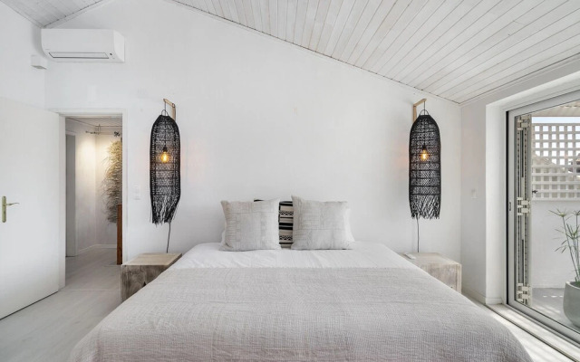 Stylish Sunny Penthouse Near Cascais Center & Greenspace