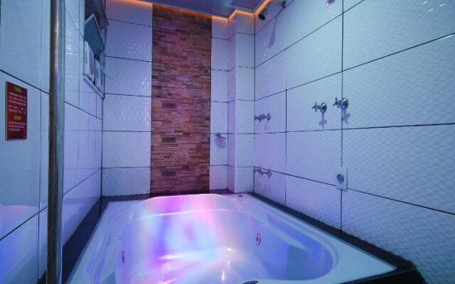 Adrenalina Hotel - Adults Only