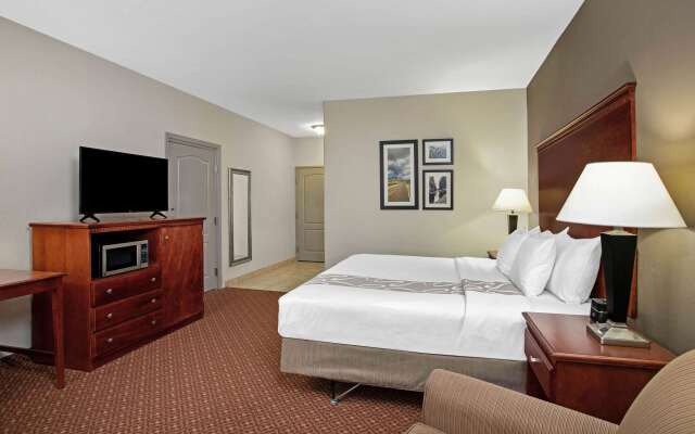 La Quinta Inn & Suites by Wyndham Fairfield TX