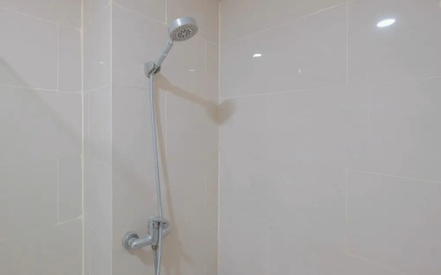 Spacious 3Br At Daan Mogot City Apartment