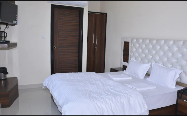 OYO 9424 Hotel Eden