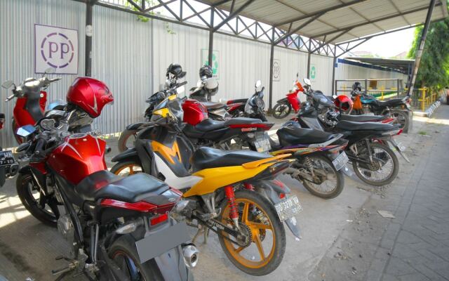 马卡萨艾里帕那库康大道1号酒店(Airy Panakkukang Boulevard 1 Makassar)