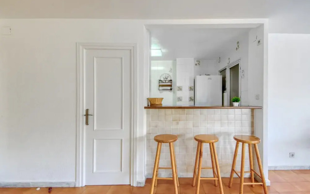 Posh Apartment Near Canyelles Petites