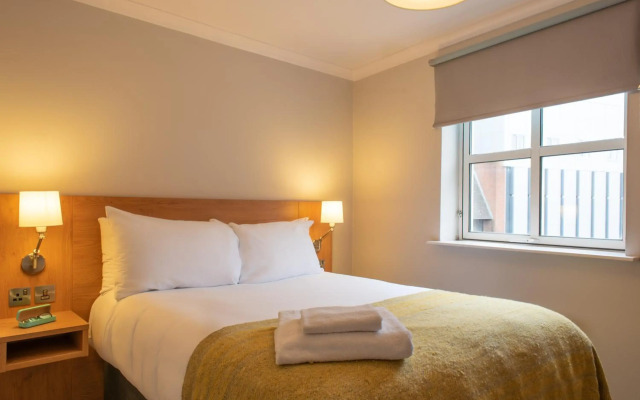 PREMIER SUITES Reading