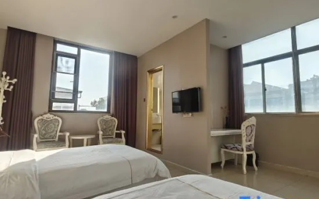 Yucheng Longyue Hotel