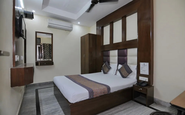 OYO 6124 Lord Krishna Dx Inn