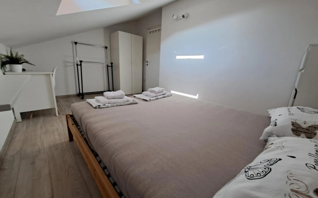 Sea view later apartment