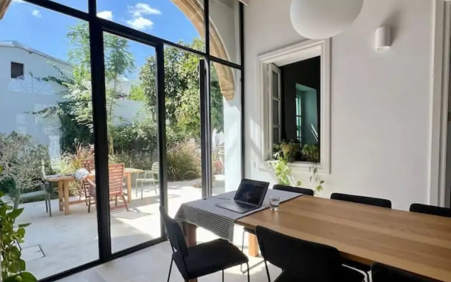 Charming Modern Getaway