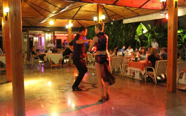 Perdikia Beach Hotel