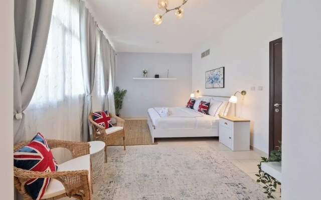 Luxury Short Term Stay 2BHK plus Maids - RANCHES