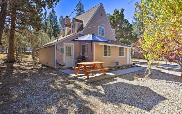 Cozy Cottage w/ Spacious Yard ~ 4 Mi to Ski!