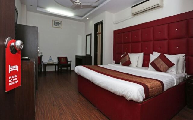 OYO 526 Hotel Asees Inn