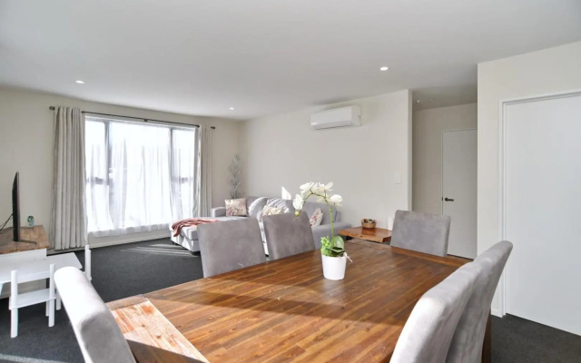 Thomas Townhouse - Christchurch Holiday Homes – Guest Rooms – Christchurch