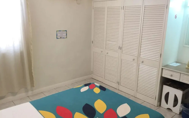 Cumber's Tropical Apartments