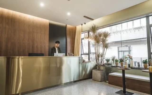 Crossing E-sports Hotel (Wenzhou Fortune Center Wendi Road)