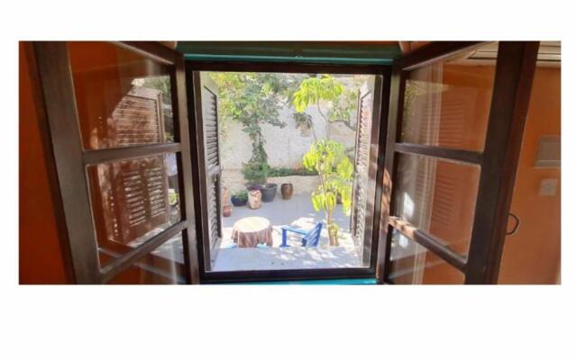 Lovely 1-bedroom rental with ensuite and parking.