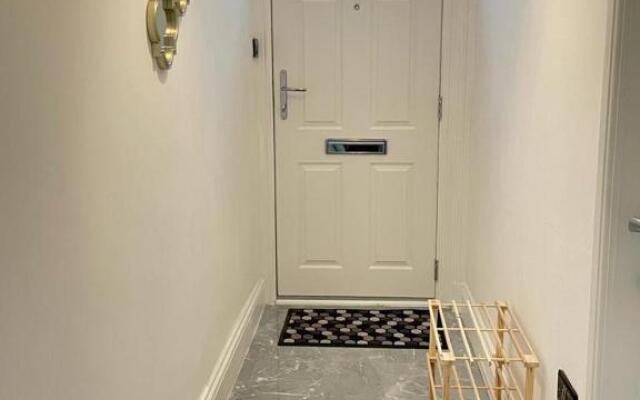 3 Bedroom Whalley Aparthotel