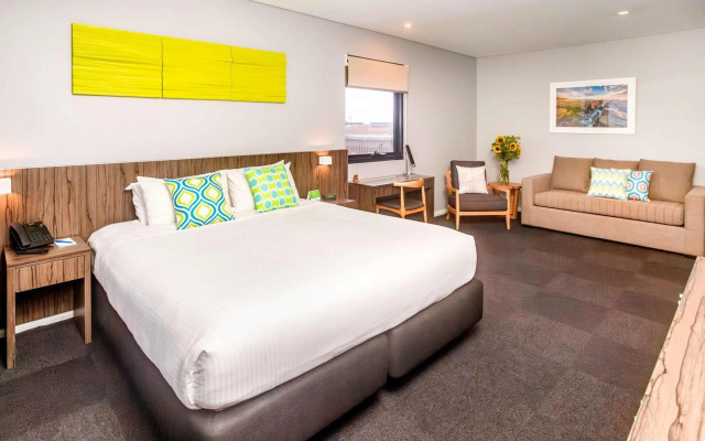 ibis Styles The Entrance