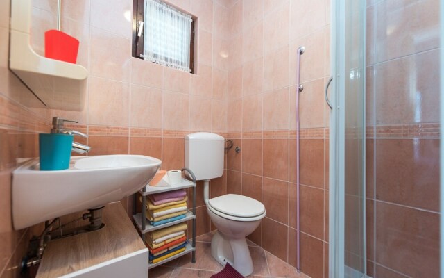 A3 Cozy Apt. w. big Garden, 2 Balconies & Grill