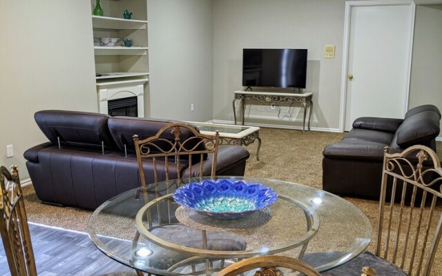 Private Apartment Suite Near World-class Skiing