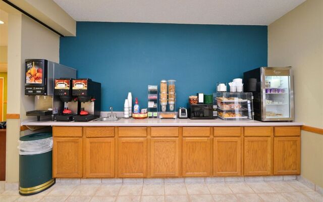 Americas Best Value Inn Geneseo