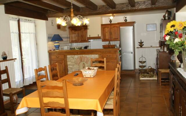 Cozy Holiday Home in Villefranche-du-périgord With Pool