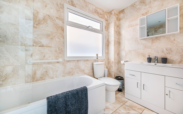 Family Beachfront House Pevensey Bay Sleeps 10