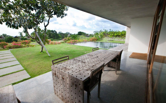 Jimbaran Balangan BeachFront Villa Nakar