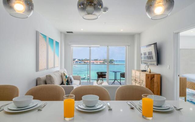 HH-2Bdr413 - NEW Modern Apartment in Oceanfront Luxury Condo in Aruba!