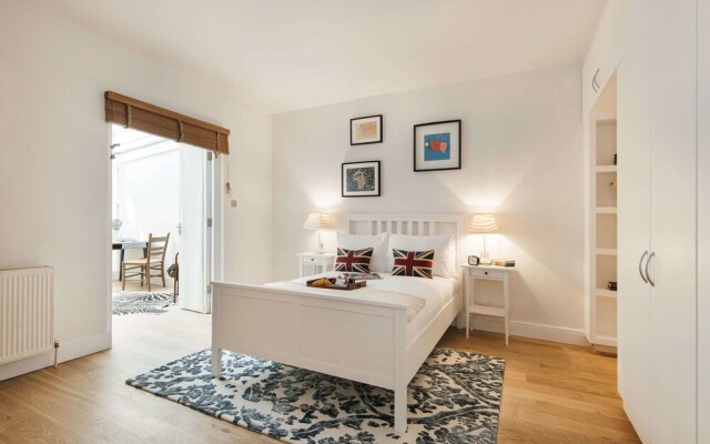 The Spacious Prince of Wales Apartment - CVO