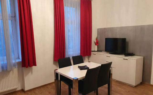 Vibrant Red Apartment I contactless Check-In