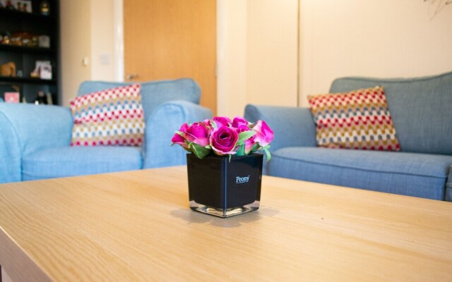 Bright 2 Bedroom Flat With Parking in Oxford