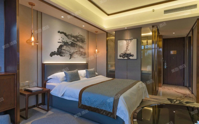 Donghu Grand Hotel