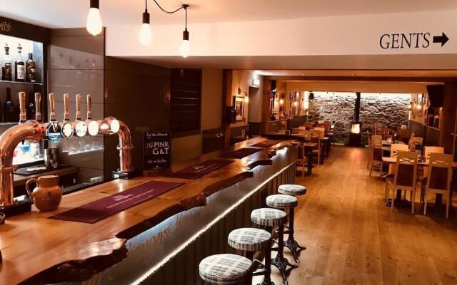 The Crees Inn