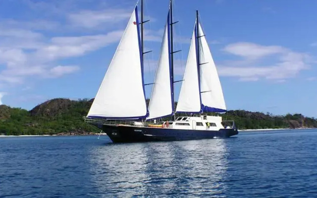 Sea Star and Sea Bird - Silhouette Cruises Ltd.