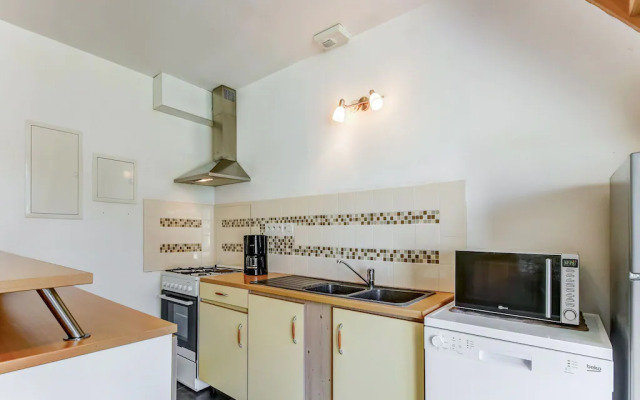 Welcoming Holiday Home in Brainville With Fenced Garden