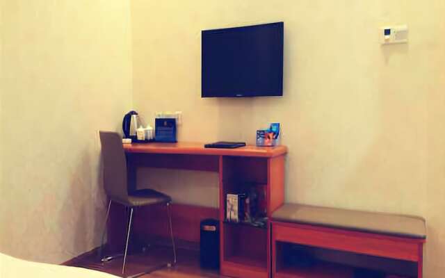 Super 8 Hotel
