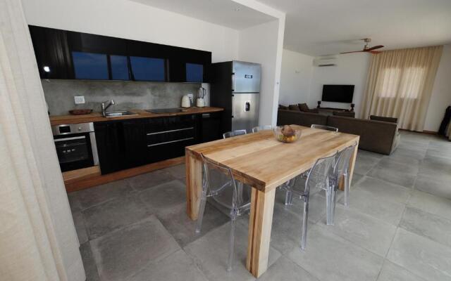 Amani Home - Moja Private Beach Suite