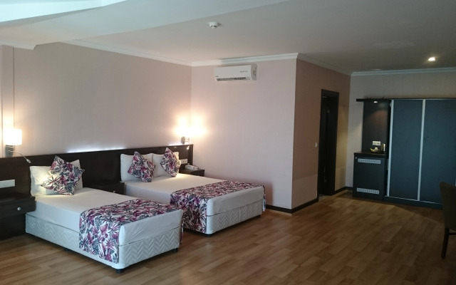 Sunshine Holiday Resort