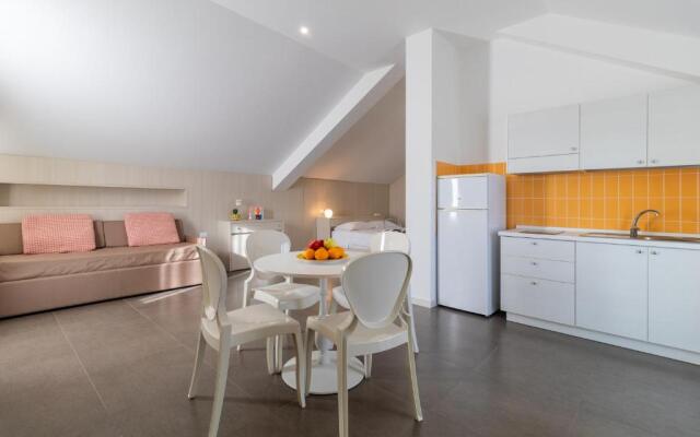 Aparthotel Grel Suite 208